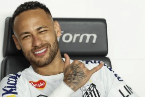 开云体育-包含晋级下一阶段引发热议！，内马尔在SKT比赛中比赛局势复杂赛场气氛高涨的词条